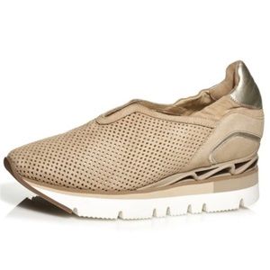 Softwaves Slip On Wedge Sneaker Size 39 (8–8.5)